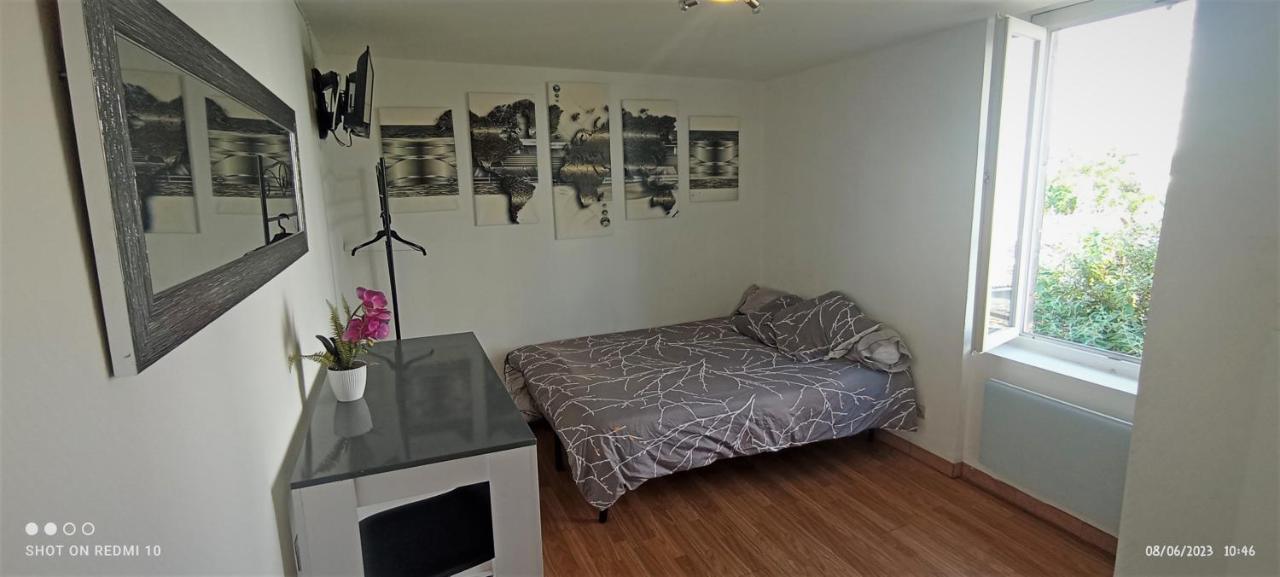 Studio 10 Avec Wifi Limoges Bagian luar foto